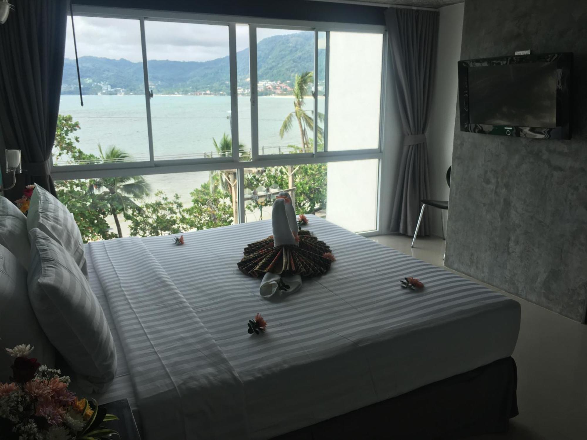 The Front Hotel And Apartments Patong Quarto foto